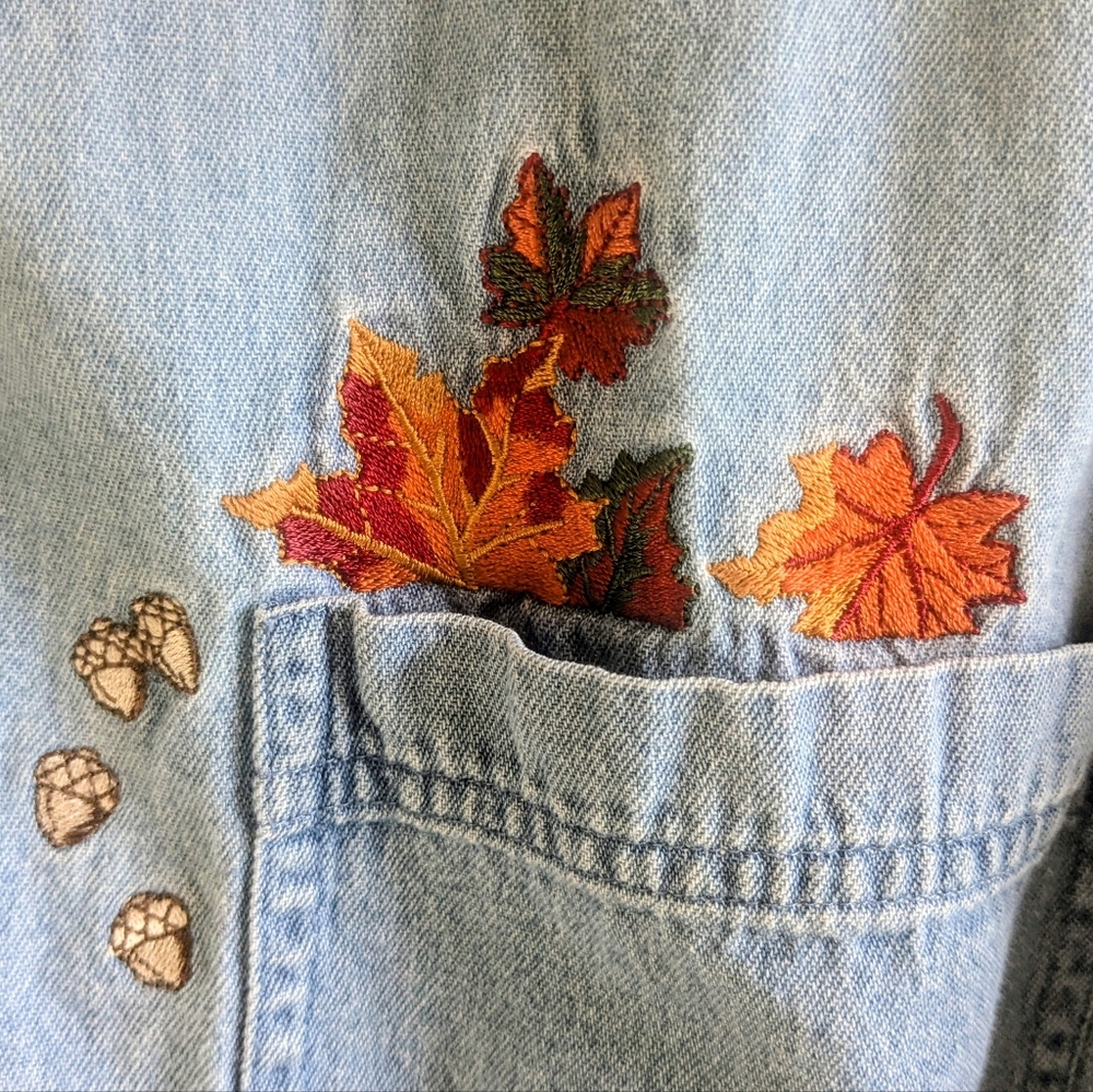 CoosaCounty Clothiers XL 100% Cotton Embroidered Fall Leaves Button Down Vintage